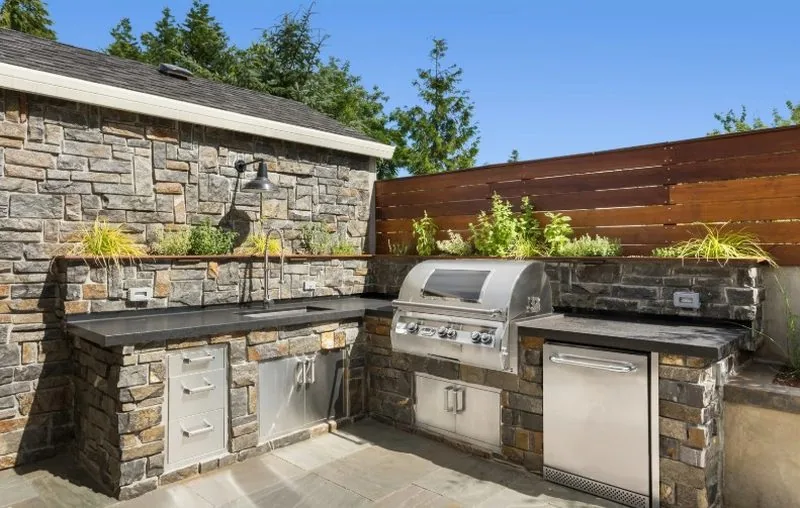 Custom outdoor kitchen — Hunter's Landscaping Concord NC
